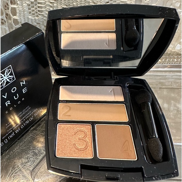 Avon True Color Eyeshadow Quad. NWOT. Neutral colors. In original box - Picture 3 of 5